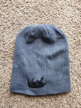 Grey Knit Beanie Virtika